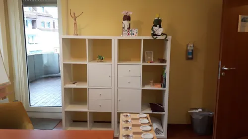 Materialschrank im Atelier in Leichlingen